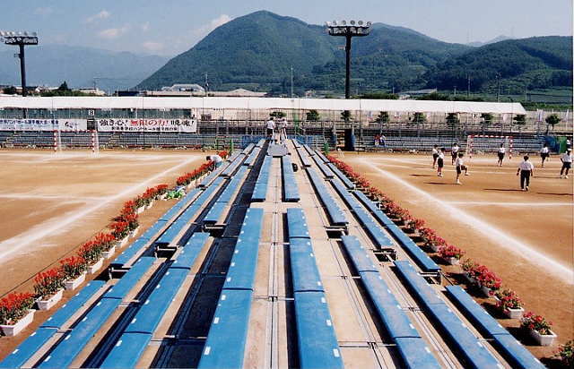 �ϗ��ȃ����^���̓����g�I�[�����R�ւ����k�������B