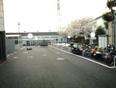 �����^���E���~�G�A�[